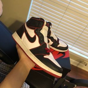 Jordan 1 Retro High “Bloodline” *USED*